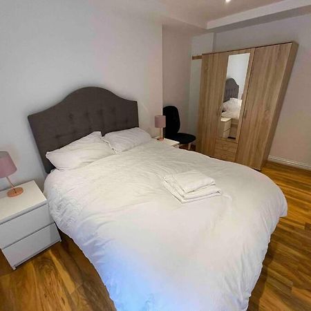 Comfortable 1 Bedroom And Double Sofa Bed Flat London Luaran gambar